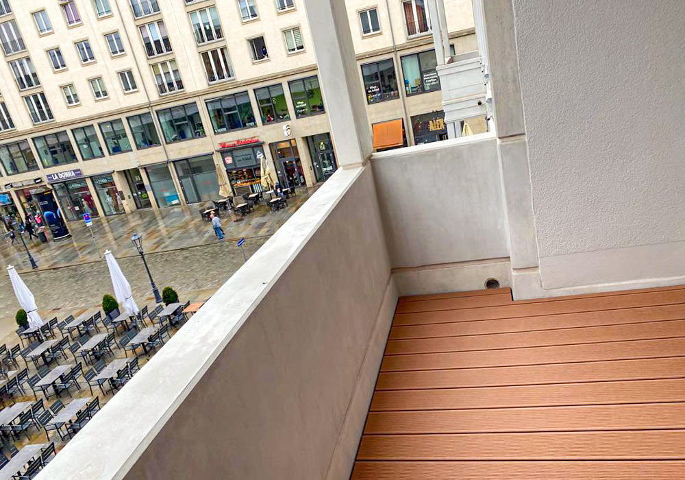 Balkon aus Holz, Holzbalkon